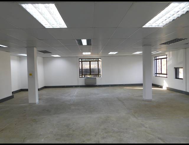 182M² OFFICE TO LET IN HYDE PARK